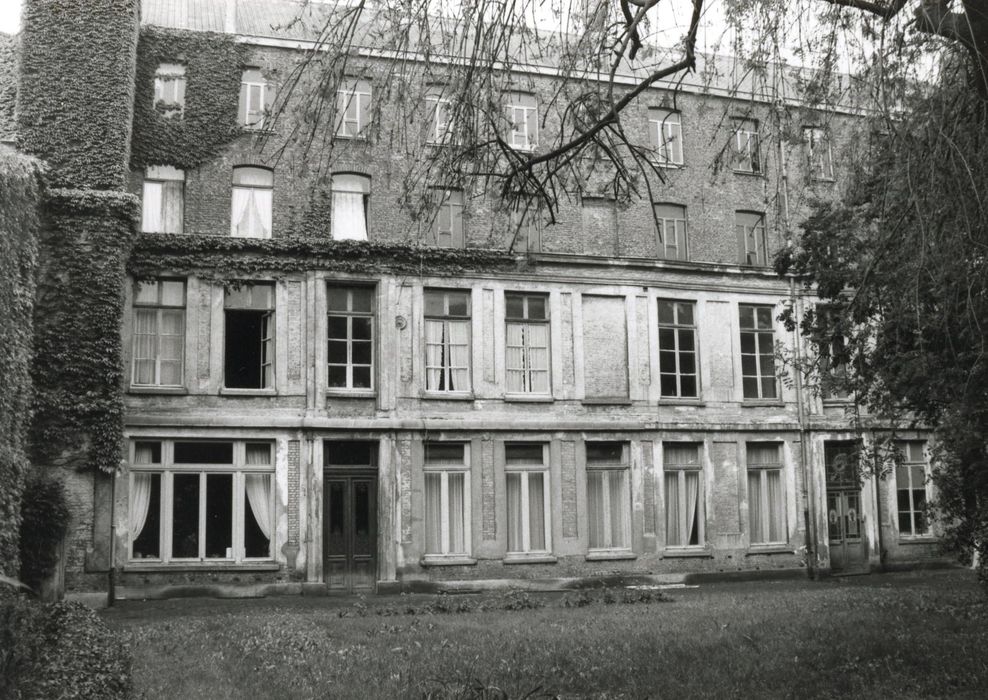 façade sur jardin du n°11