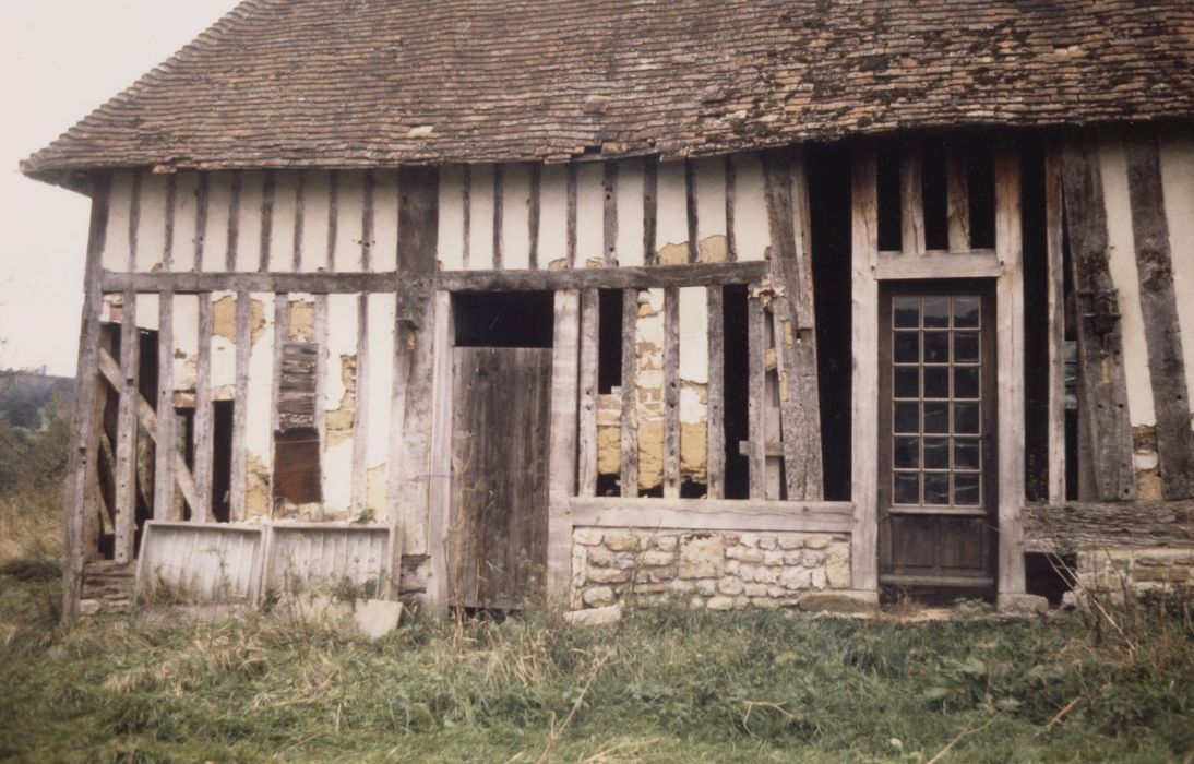 façade ouest, vue partielle