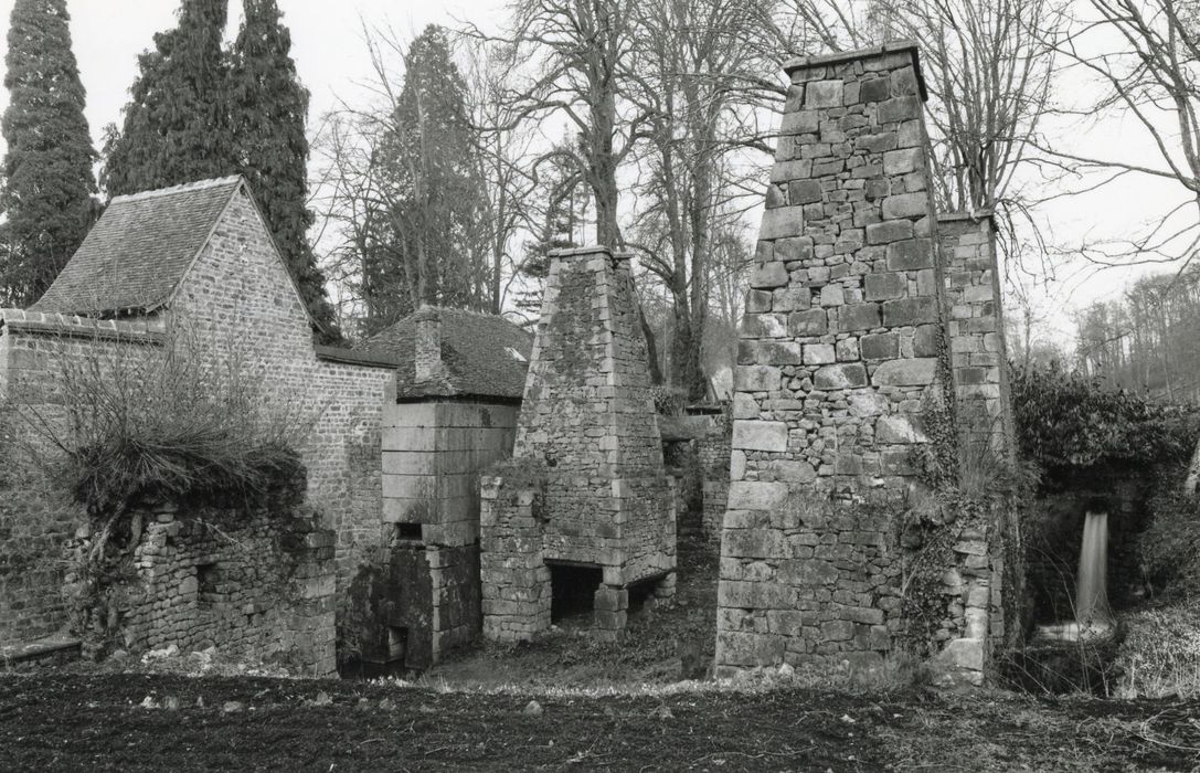 affinerie, vue des foyers et de la chaufferie depuis le Sud