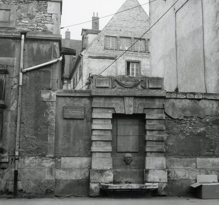 fontaine n°2 sur rue