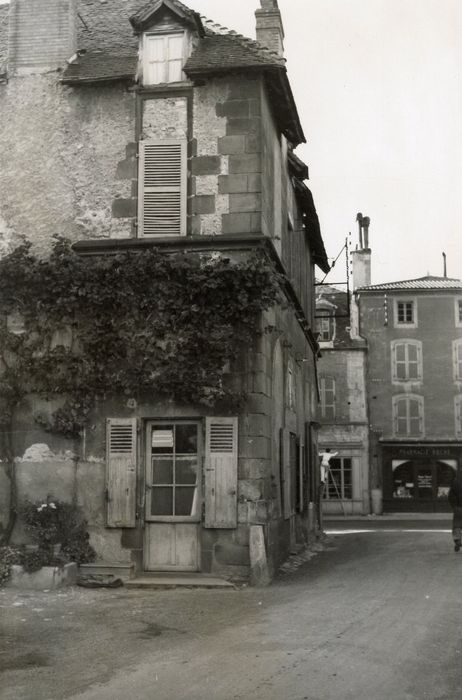 façade latérale sur rue