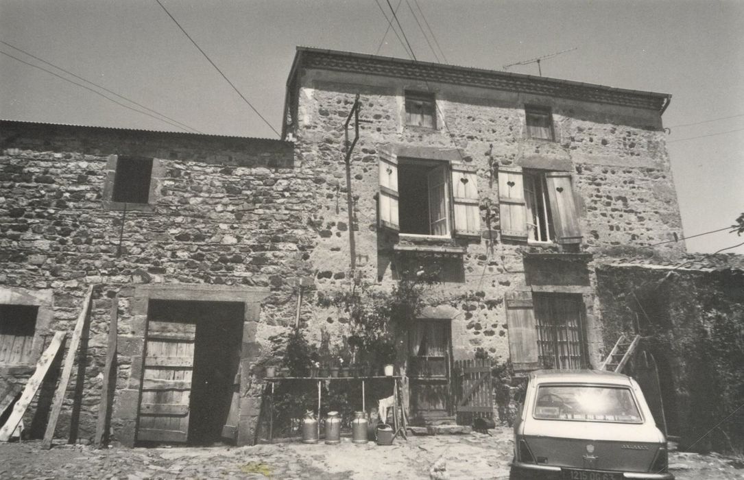 bâtiment nord, façade sud sur cour