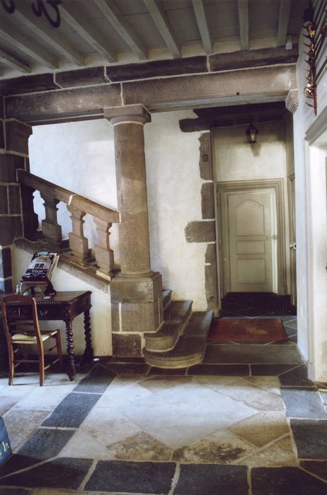 rez-de-chaussée, escalier