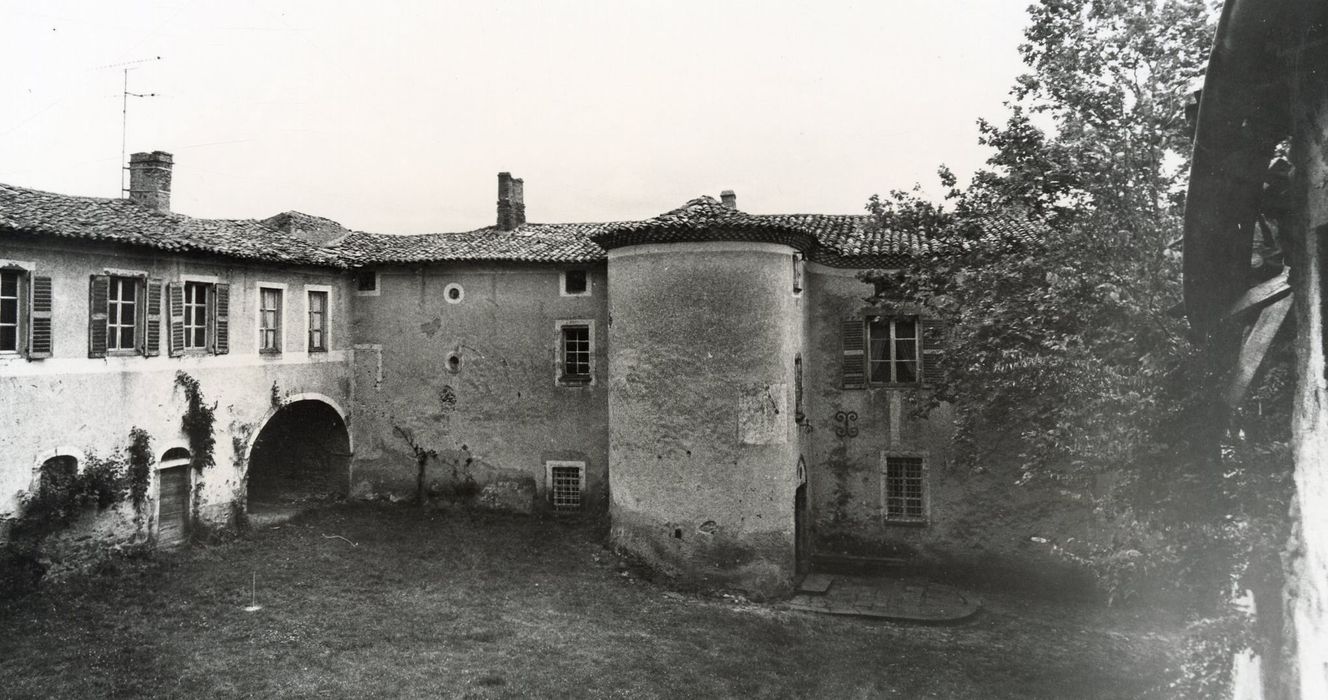 aile est, façade sud-ouest sur cour