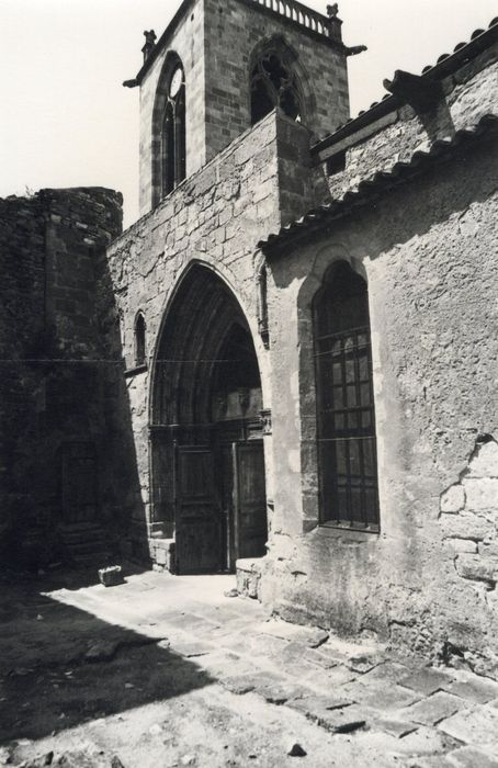 façade latérale sur, vue partielle