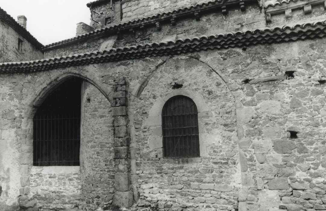 façade latérale sud (ancien porche), vue partielle