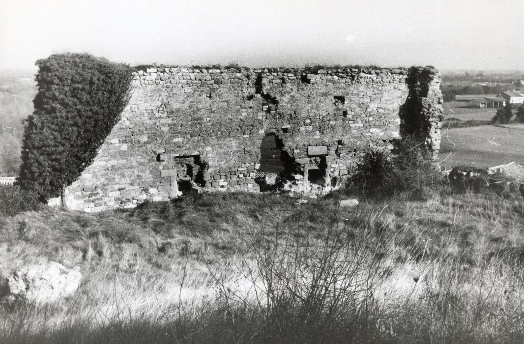 mur d’enceinte est, élévation ouest