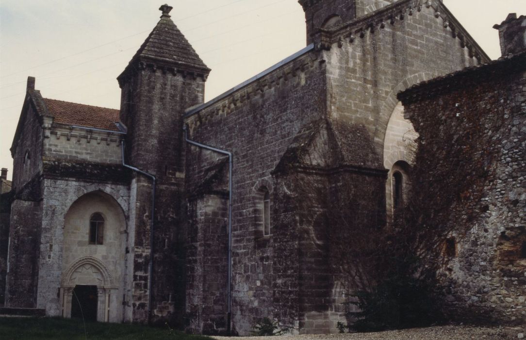 église abbatiale, façade latérale nord