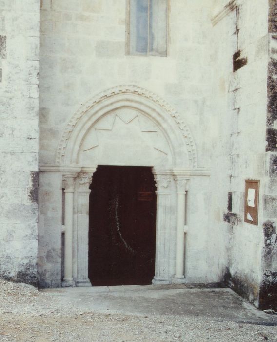 église abbatiale, transept nord, portail d’accès