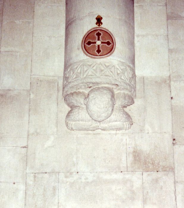 église abbatiale, nef, détail d’un cul-de-lampe