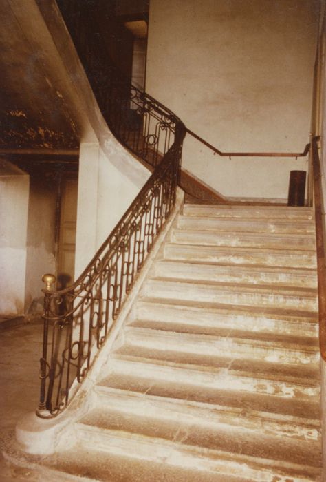 aile sud, escalier monumental