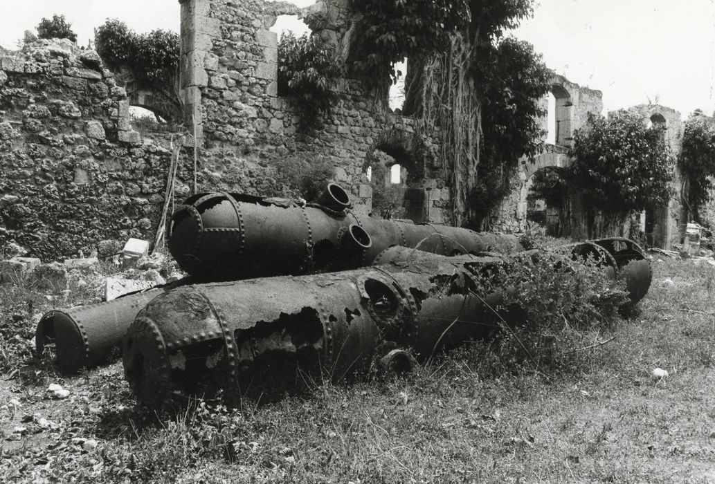 vue partielle des ruines de la sucrerie