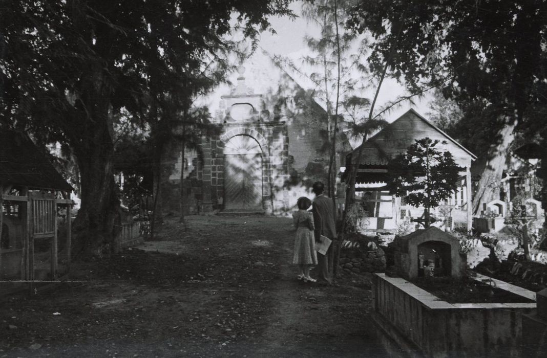 vue partielle du cimetière depuis l’Ouest