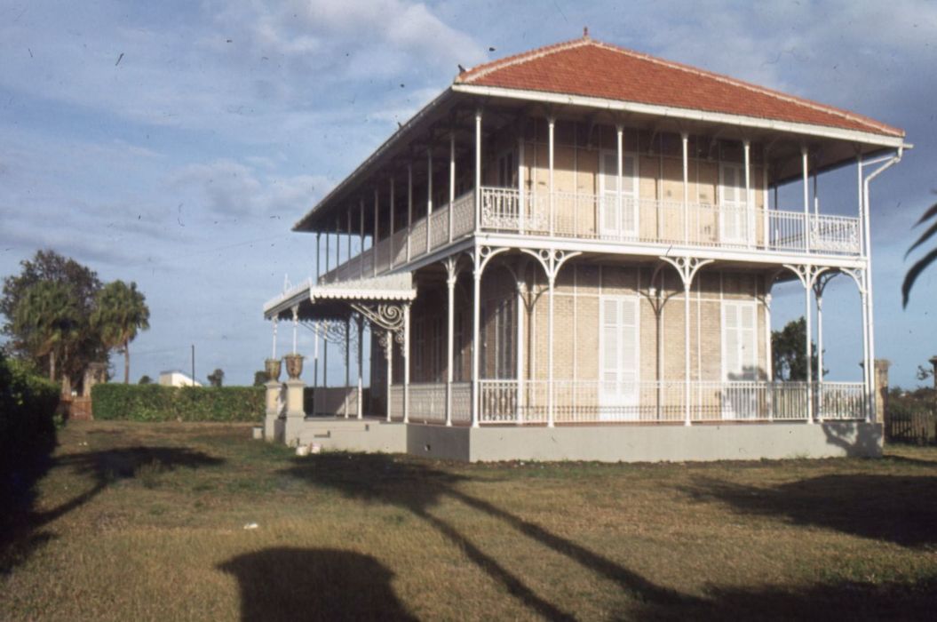 angle sud, vue générale des façades