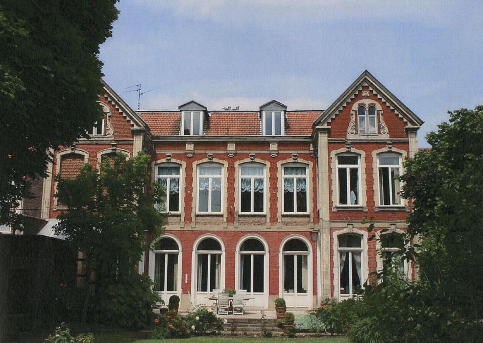 façade sur jardin (photocopie numérisée)