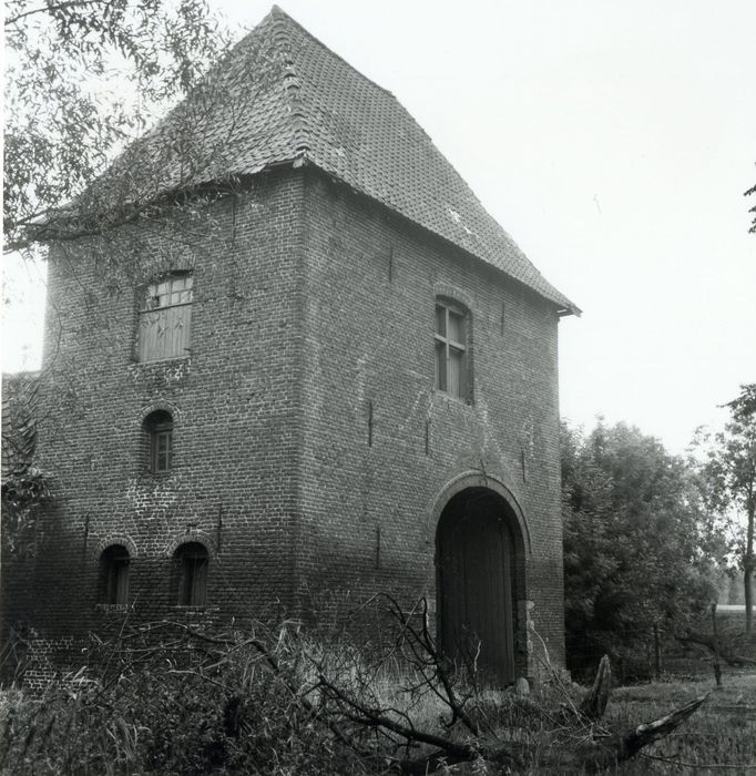 porche d’entrée, élévations sud et est