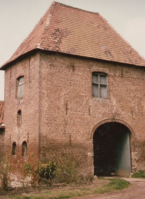 porche d’entrée, élévations sud et est