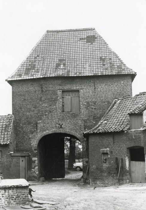 porche d’entrée, élévation ouest