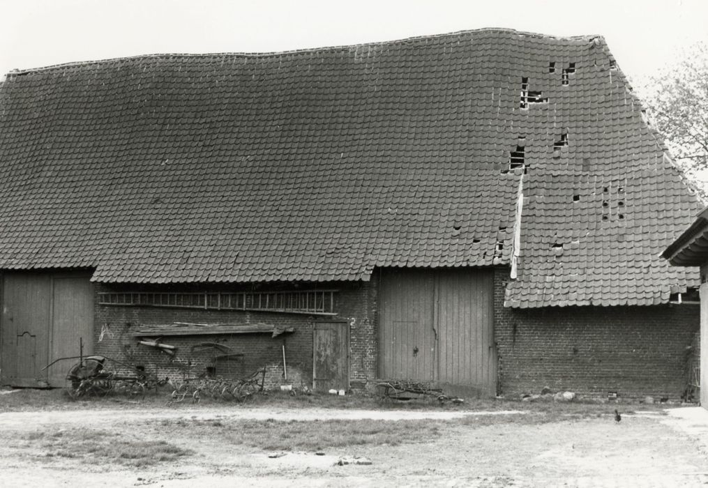 grange, façade nord sur cour