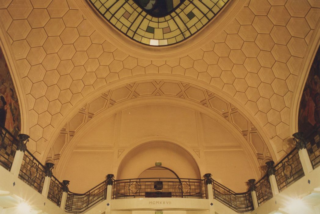 Salle de bal, loge au-dessus de l’entrée