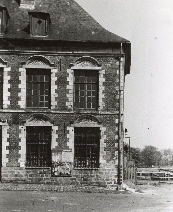 façade sud, vue partielle
