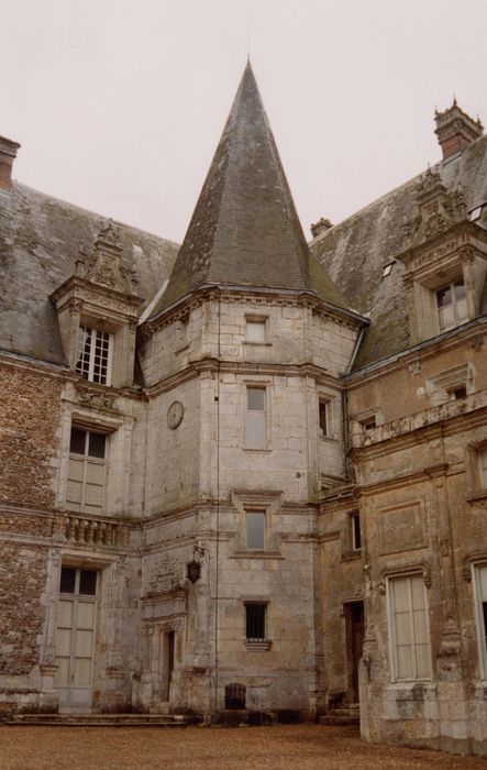 tourelle d’escalier sur cour