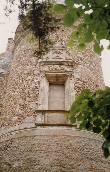 tour d’angle sud, détail d’une ancienne baie