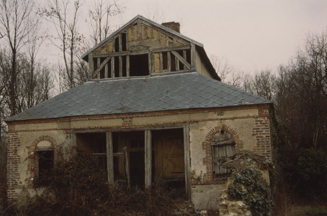 pavillon de garde, façade antérieure