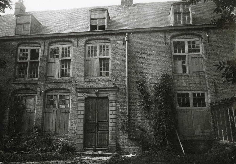 façade sud, vue partielle