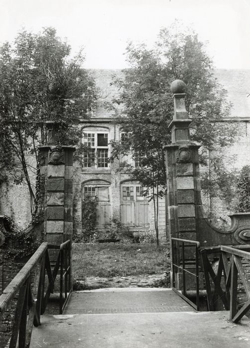 façade sud, vue partielle