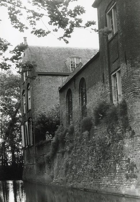 ensemble ouest au-dessus des douves, vue partielle