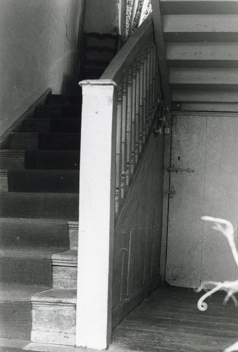 escalier, vue partielle