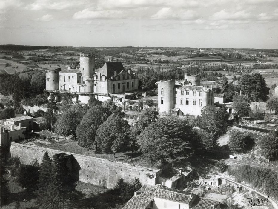 vue aérienne de l’ensemble des bâtiments dans leur environnement