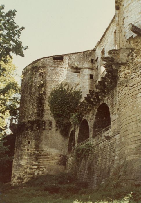 façade nord-est, vue partielle