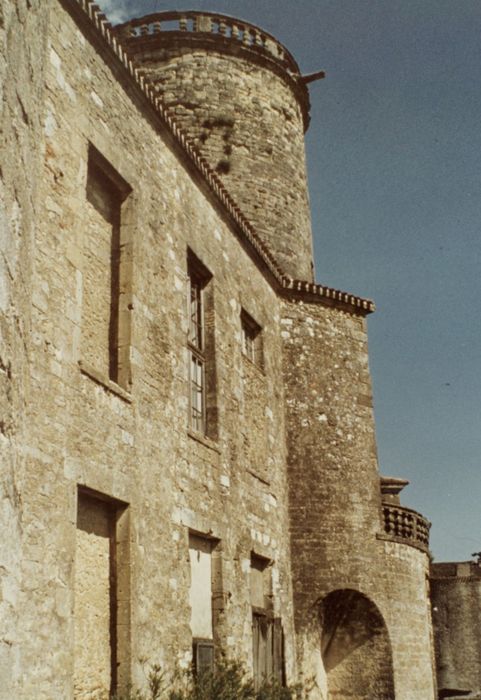 façade sud-ouest, vue partielle