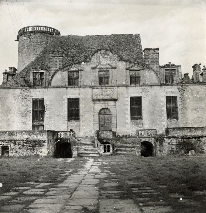 façade sud-est sur la cour d’honneur