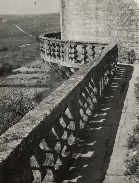 balustrade sud-ouest, vue partielle