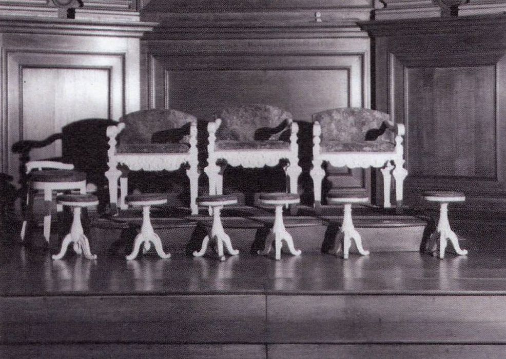 fauteuils, tabourets (photocopie numérisée)