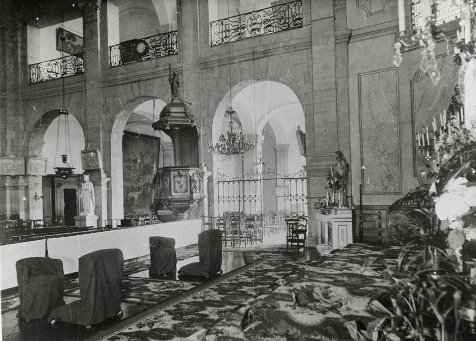 chapelle, vue partielle de la nef