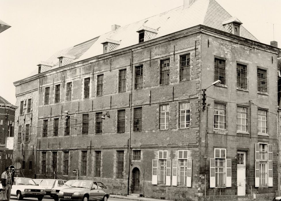 façades sur la place Verte