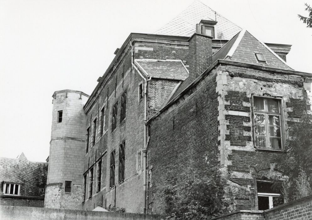 façade postérieure sur cour