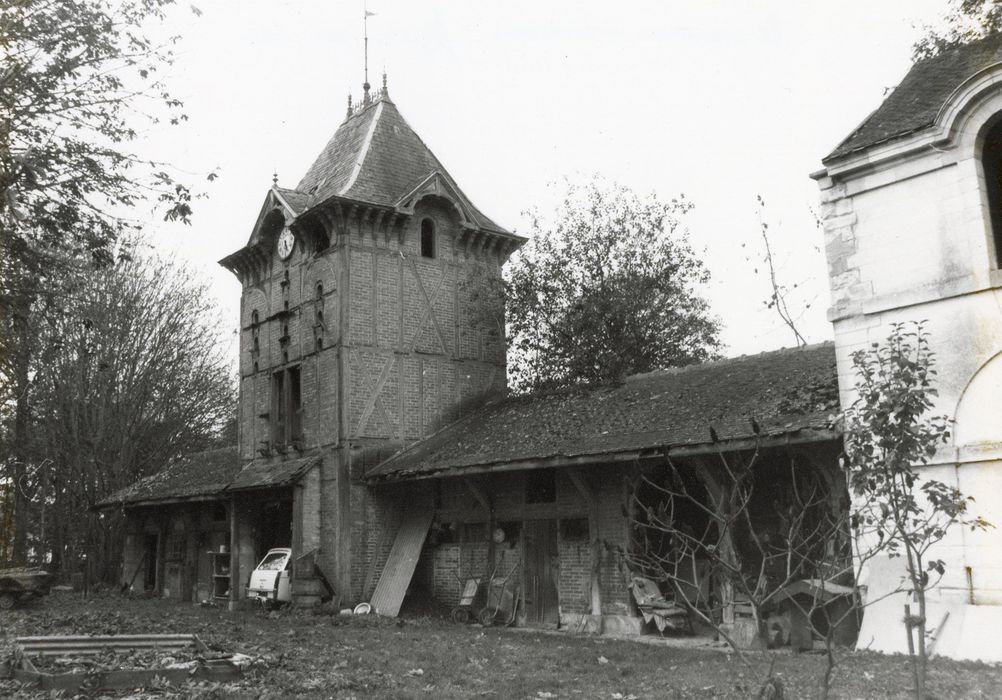 communs, pigeonnier, façade sud