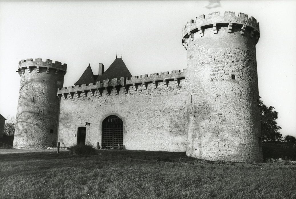 enceinte extérieure, élévation sud