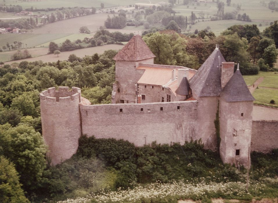 vue aérienne du château depuis l’Ouest