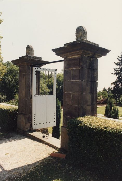 portail d’accès aux jardins sud-est