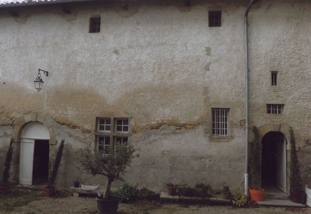 cour intérieure, aile ouest, façade est, vue partielle