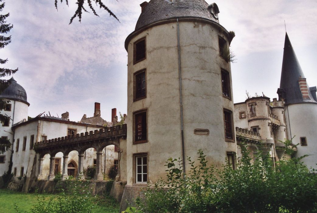 ensemble sud et ouest, donjon, angle sud-ouest