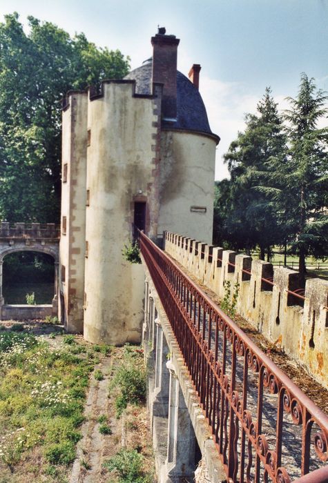 donjon, angle sud-ouest