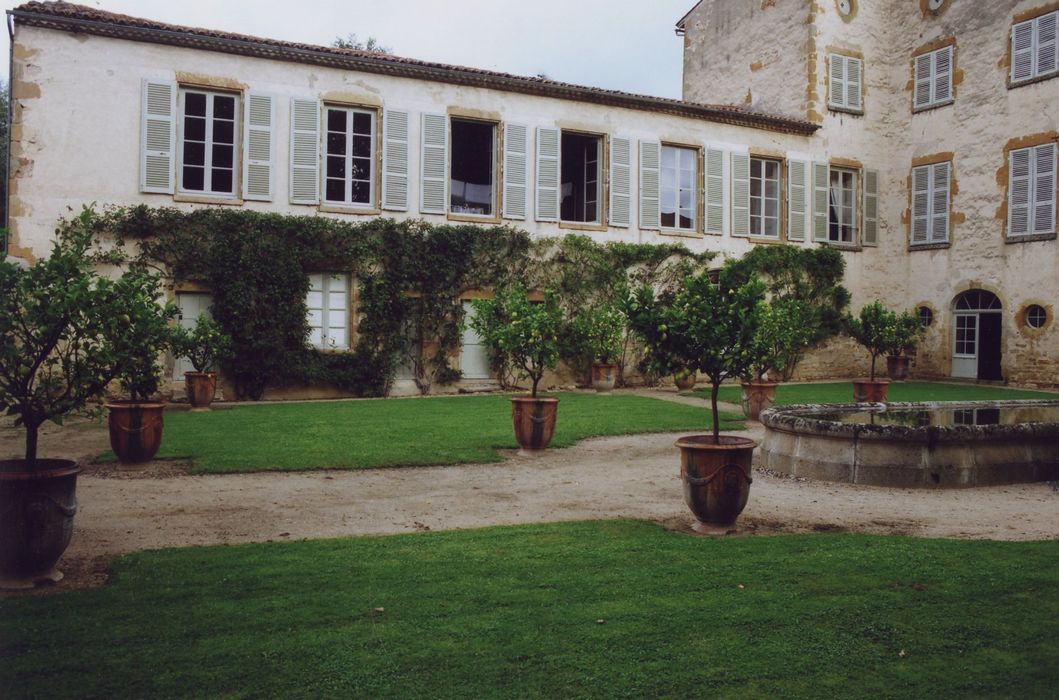 cour d’honneur, aile ouest, façade sud-est