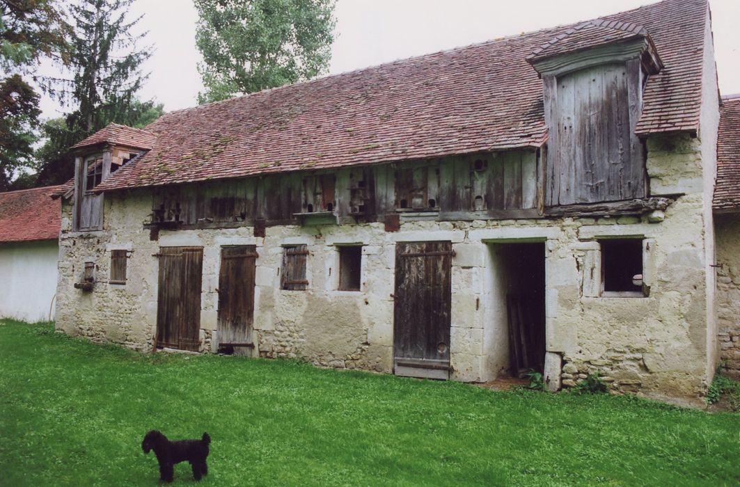 petits communs, façade sud-ouest